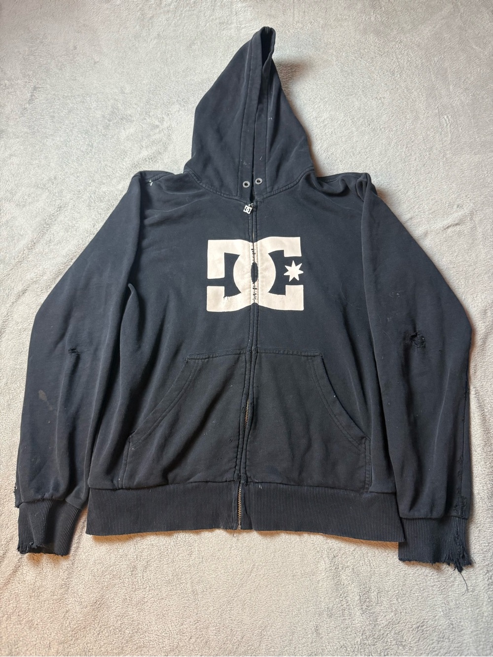 Y2K Distressed Black And White DC Shoes Zip-up Hoodie Size Small